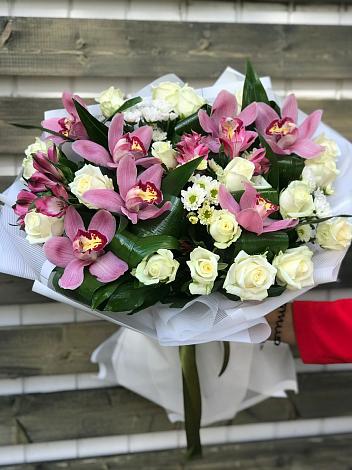 Букет цветов из: Розы и Хризантемы в Хрущево