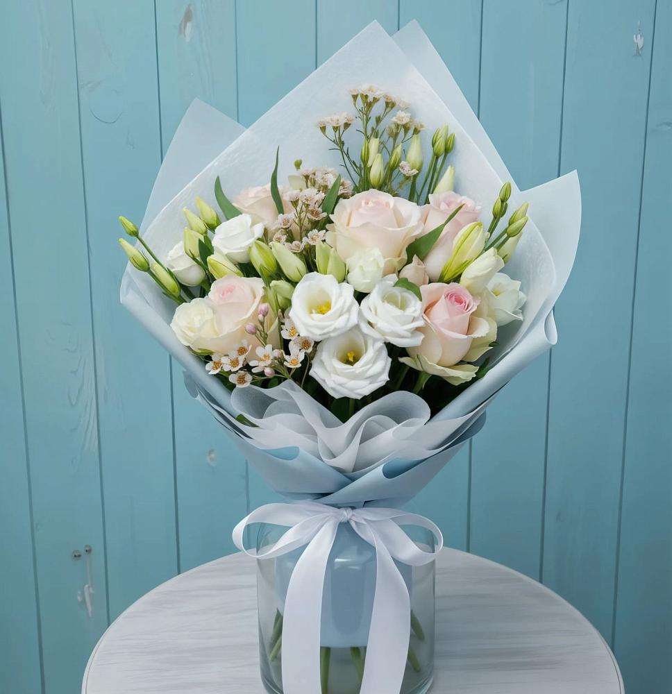 Букет цветов из: Розы и Лизиантусы в Хрущево