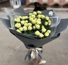 Букет Белые кустовые розы Солинеро в Хрущево