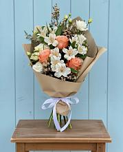 Букет цветов из:  Альстромерии, Лизиантусы, Розы и Хризантемы #REPLACE_PRED# Хрущево