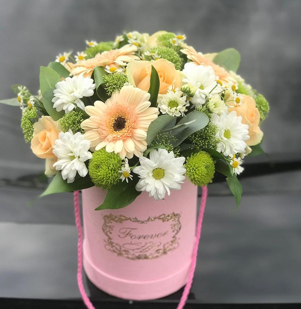 Цветочная композиция из Розы, Герберы и Хризантемы в шляпной коробке в Хрущево