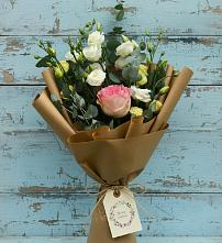Букет цветов из:  Розы и Лизиантусы в Хрущево