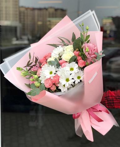 Букет цветов из: Розы, Лизиантусы и Хризантемы в Хрущево