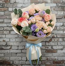 Букет цветов из:  Розы, Лизиантусы и Гвоздики в Хрущево