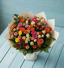 Букет Микс из разноцветных кустовых роз в Хрущево