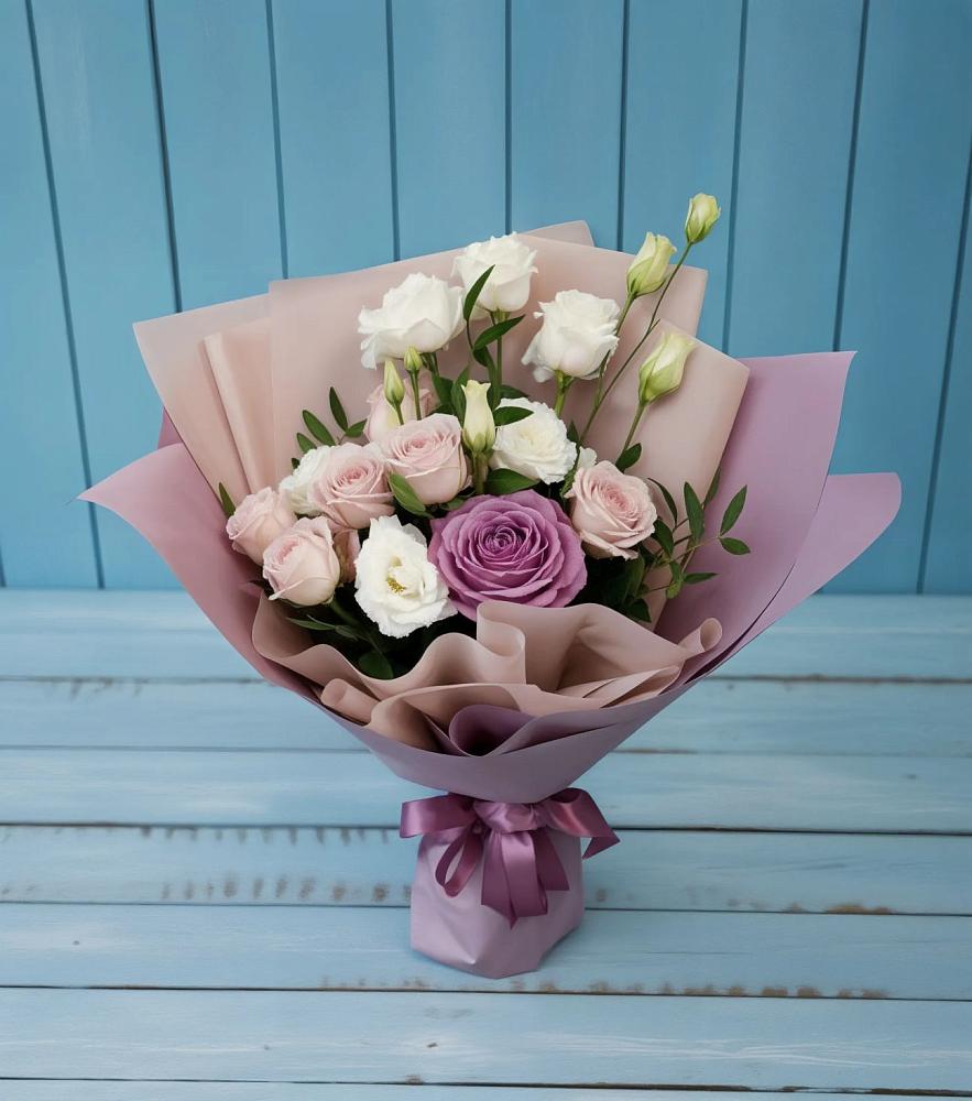 Букет цветов из: Розы и Лизиантусы в Хрущево